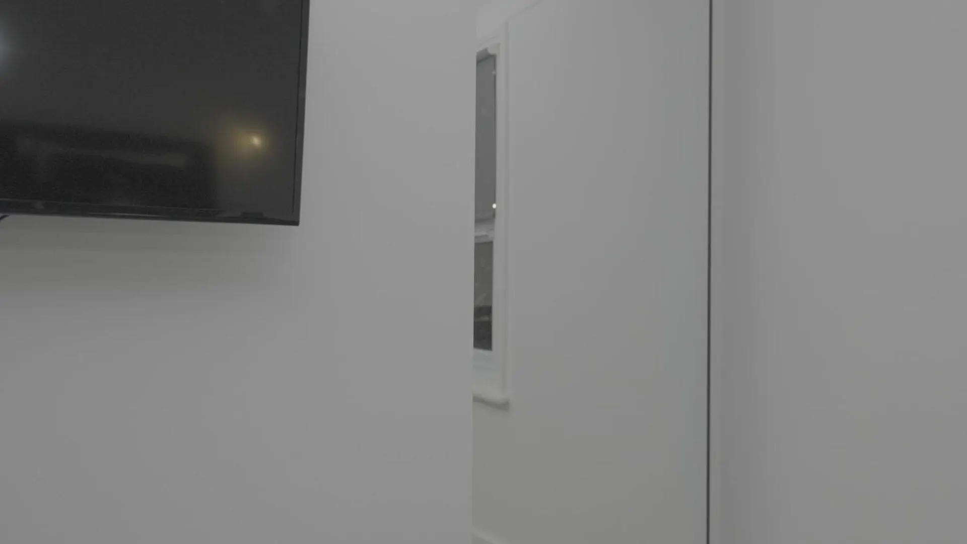 3Br Gem - Netflix - Near Top Attractions - O2