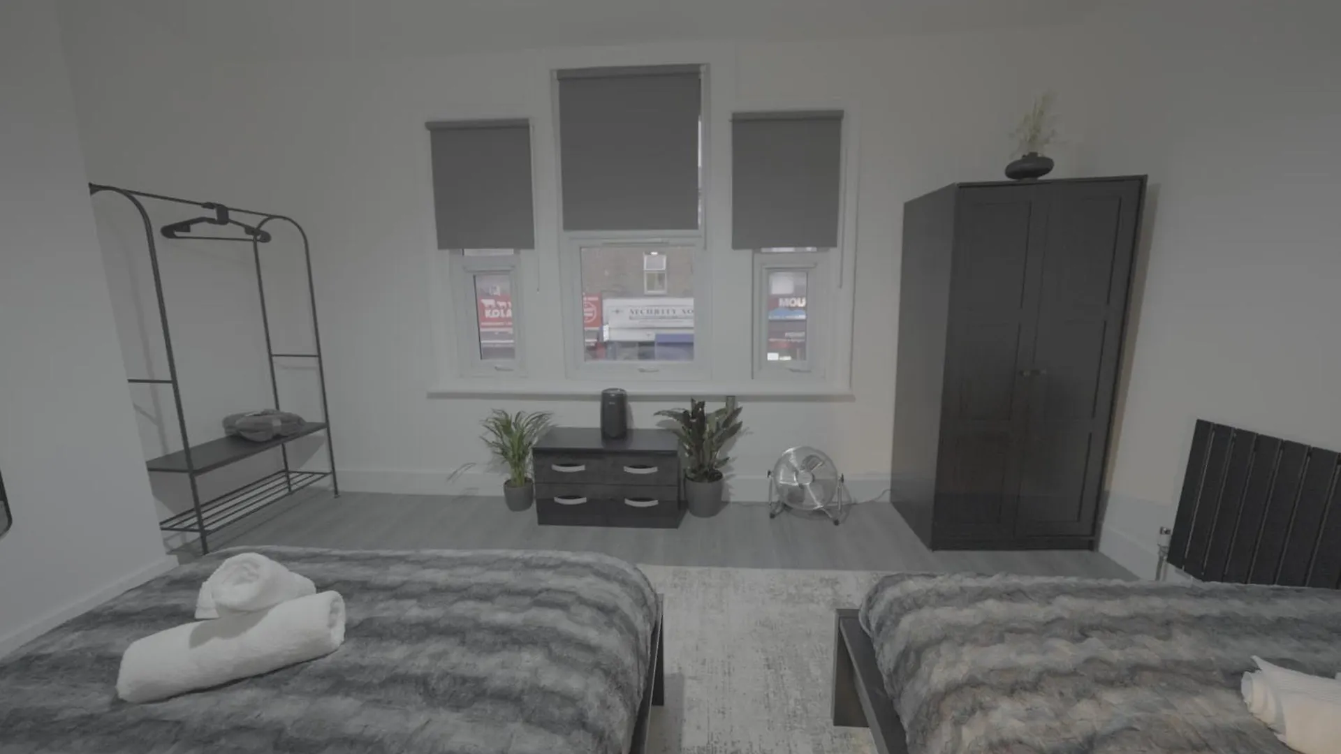 3Br Gem - Netflix - Near Top Attractions - O2 London