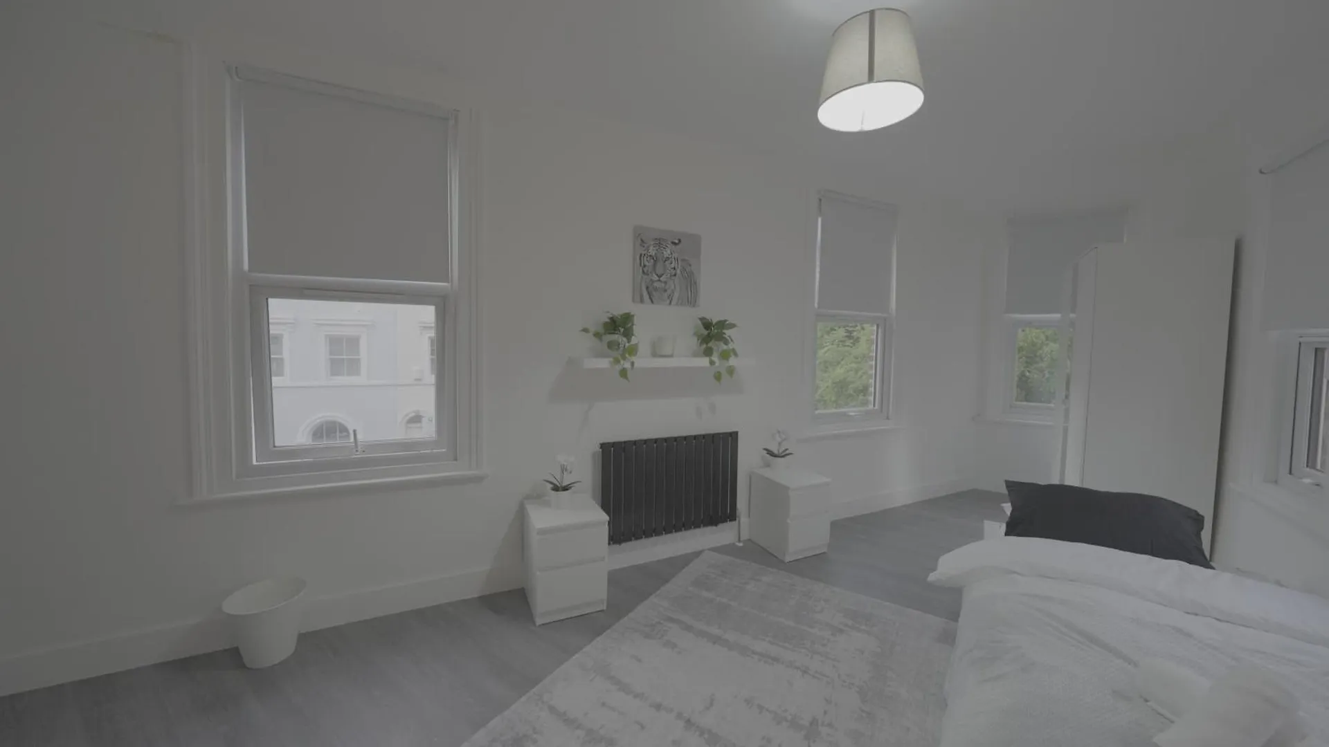 3Br Gem - Netflix - Near Top Attractions - O2 0*, London
