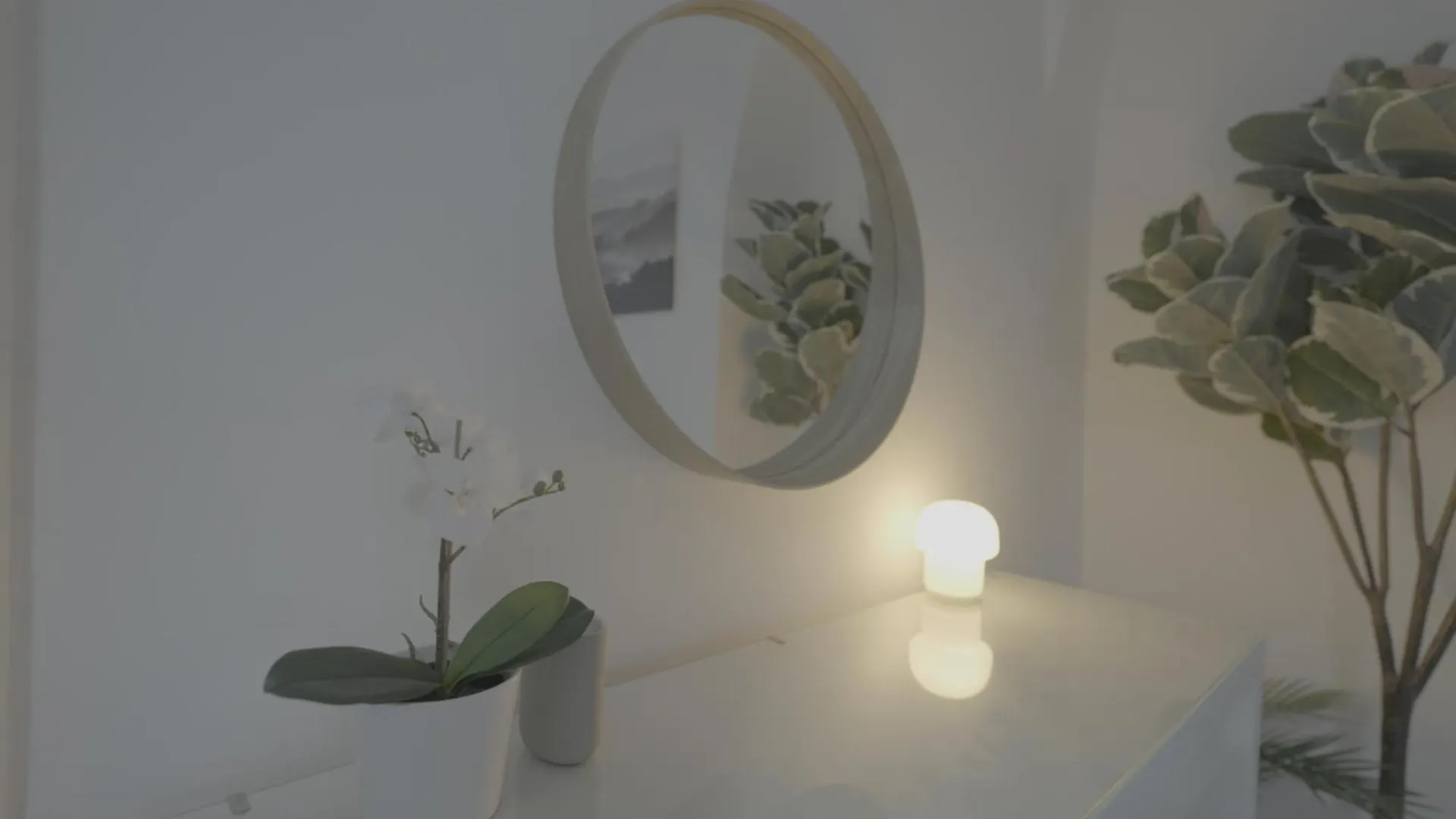 3Br Gem - Netflix - Near Top Attractions - O2 London