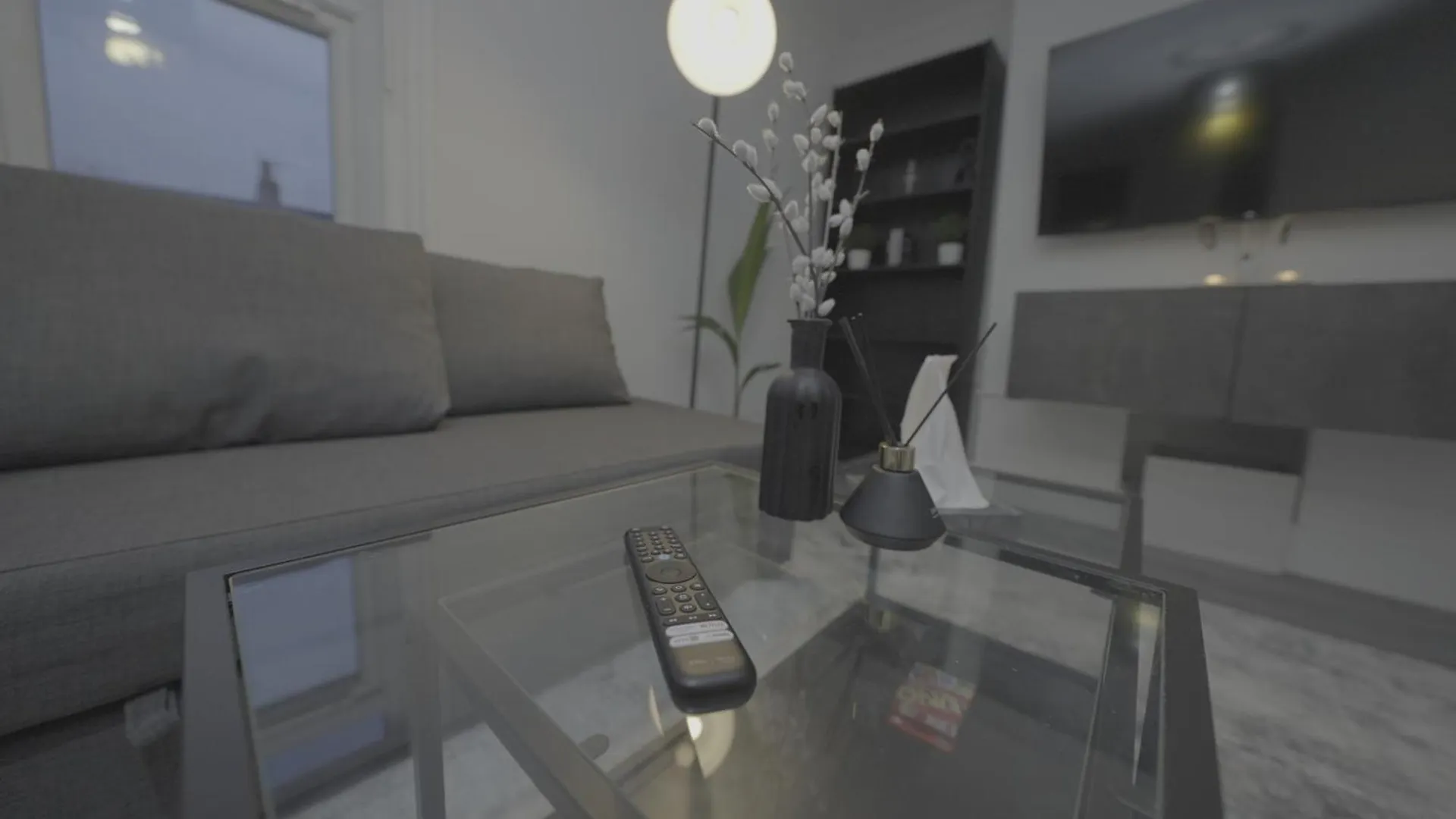 3Br Gem - Netflix - Near Top Attractions - O2