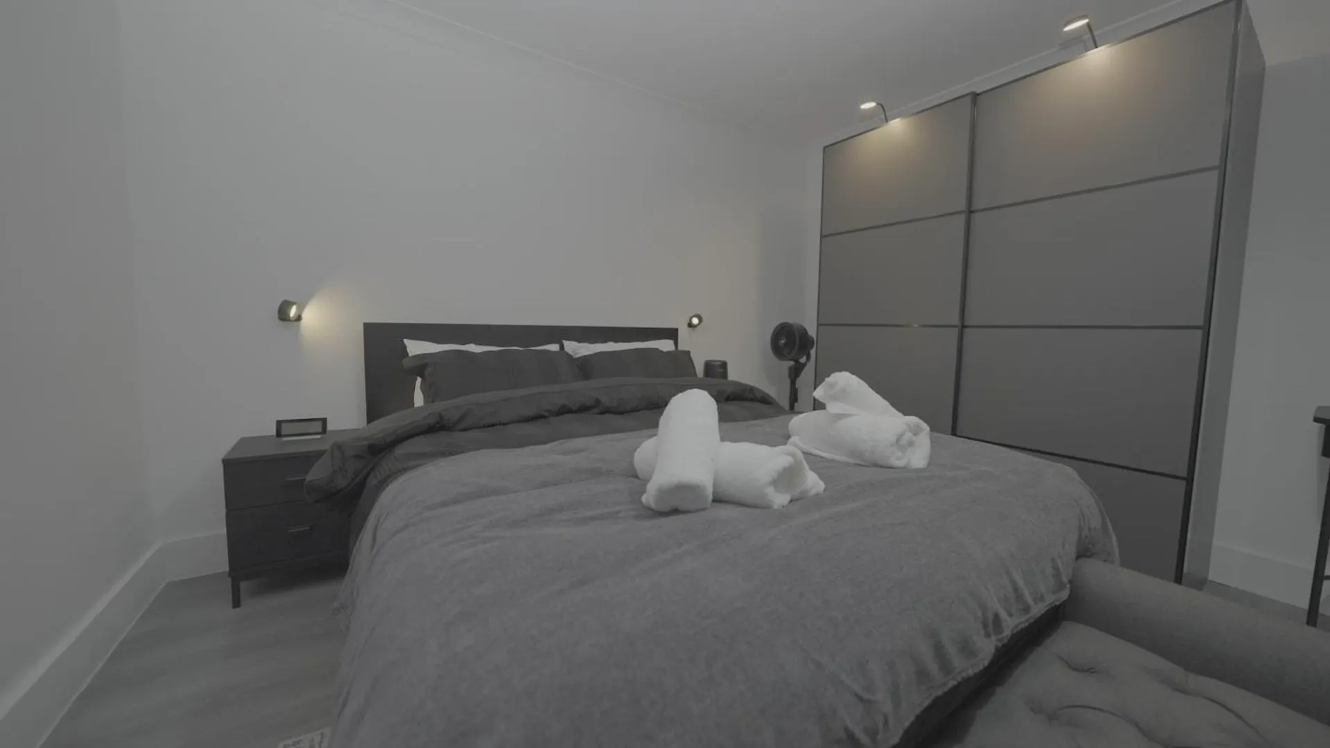 3Br Gem - Netflix - Near Top Attractions - O2 0*, London United Kingdom