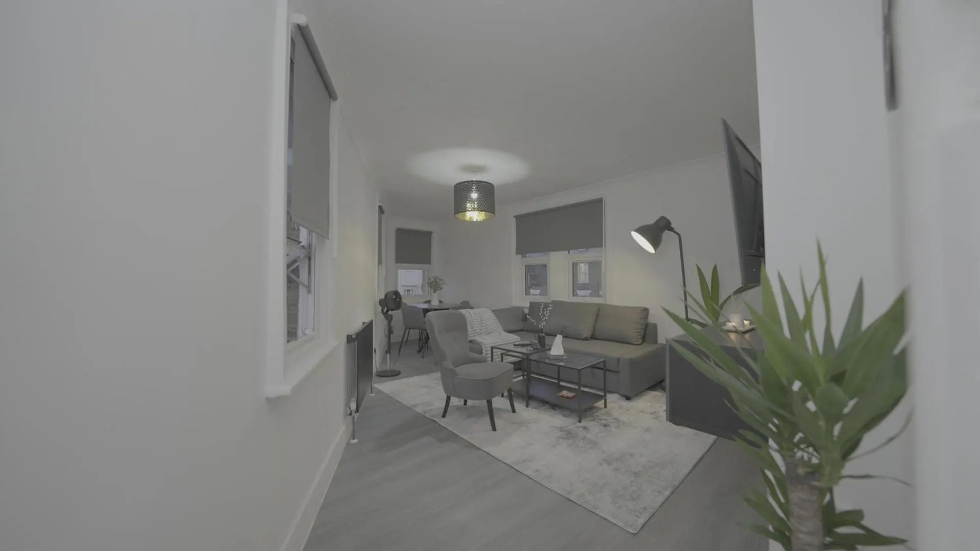 3Br Gem - Netflix - Near Top Attractions - O2 London